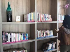 -西安大雁塔科技大学地铁站亚朵酒店