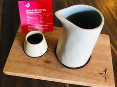 -彳亍咖啡·这里(水湾路店)