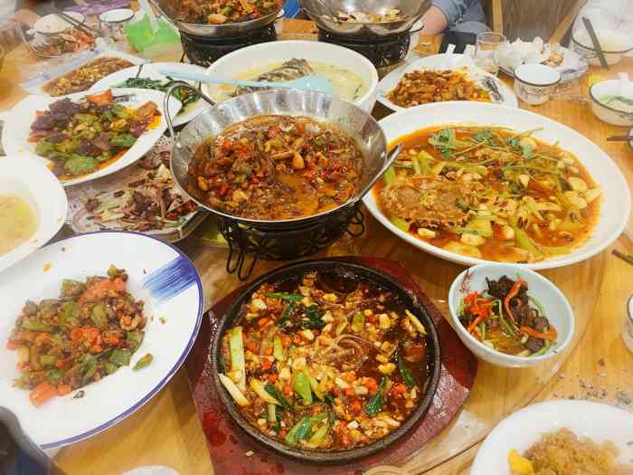 刚刚好家常菜-"自己是江西人,所以这家江西菜馆一开业,就.