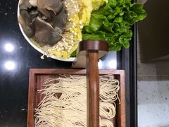 -红鼎豆捞·非遗鲍皇汤火锅(宝丰路店)