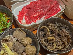 -天成·潮州牛肉脆肉鱼生蚝自助火锅
