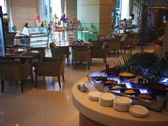 自助取餐区-元一希尔顿酒店·禅自助餐厅·啤酒花园