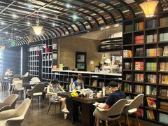 -钟书阁(松江泰晤士小镇店)