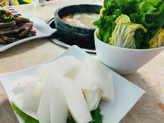白萝卜-墨脱石锅椰子鸡•香草鸭•东山羊(大东海店)