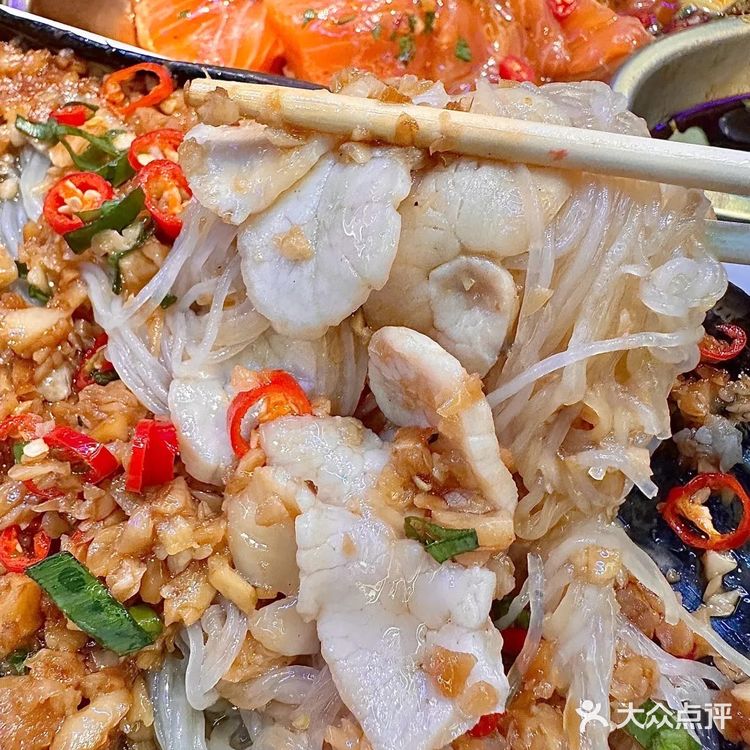 来星海就办了一件事，吃生腌…