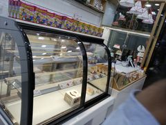 面包甜点陈列柜-华荣西饼屋(榕江店)