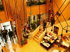 -新华里咖啡书吧(新华书店小寨店)