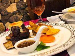 芝士烤带骨牛排配薯角-92°C俄式厨房(中央大街店)