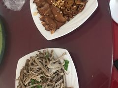 -溢心园香河肉饼总店