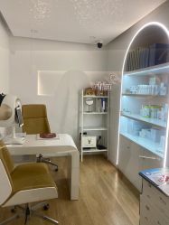 -苗方清颜痘肌研究所