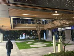 -瑞虹新天地月亮湾