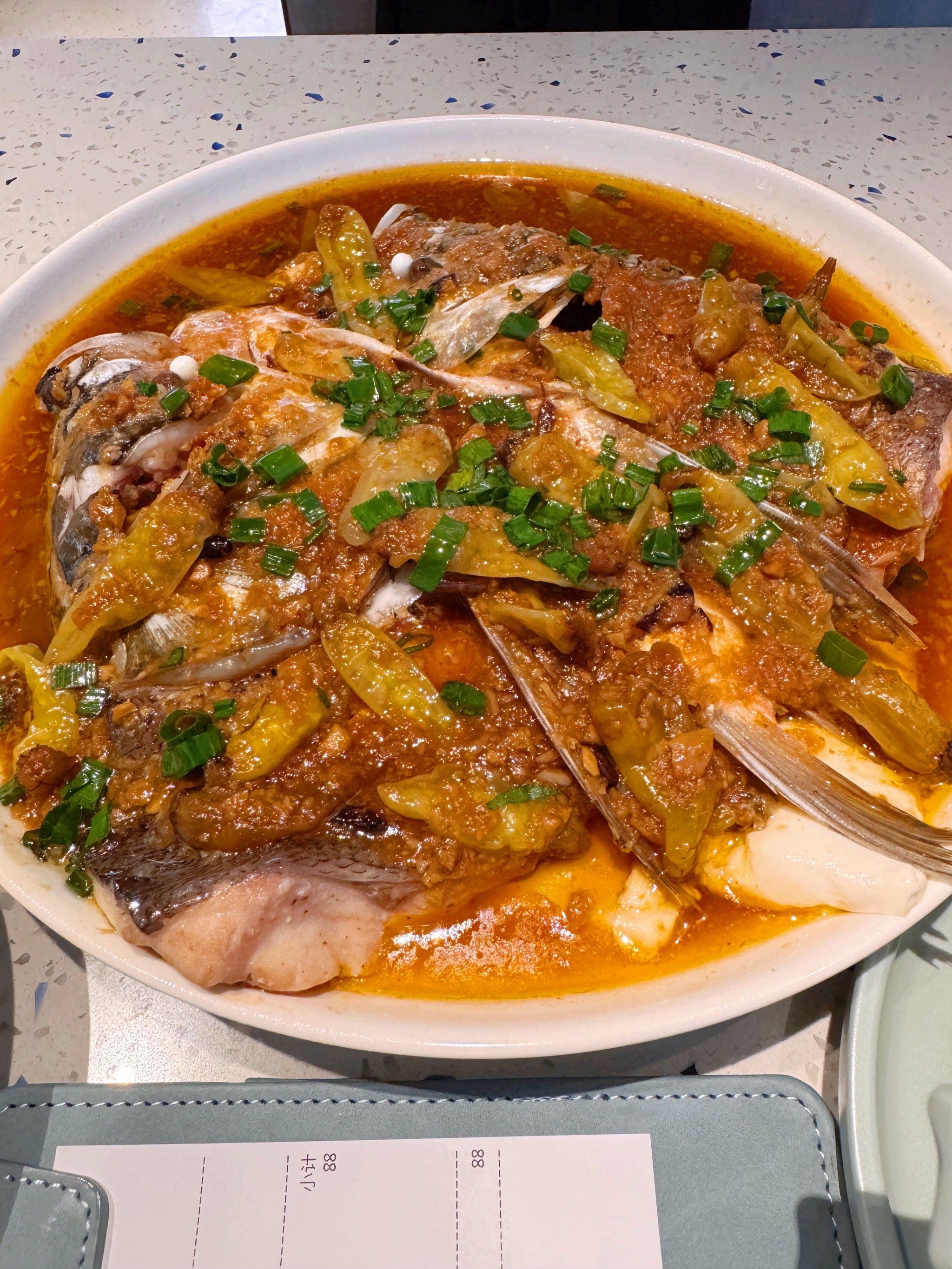 来吃这家的秘制酱椒鱼头,浙江温州的秘制配方,2半大鱼头