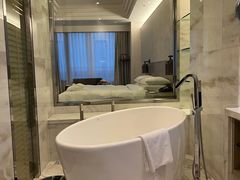 -上海漕河泾万丽酒店