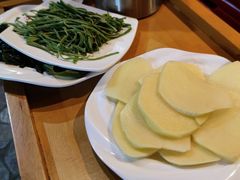 -二荆条·蜀鲜汇城市森林火锅