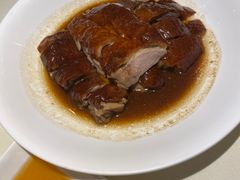 玻璃脆皮妙龄乳鸭-利苑酒家(华熙国际店)