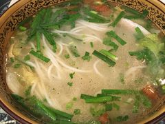 -桥香园云南过桥米线(金马碧鸡店)