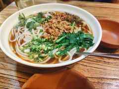 纯正云南小锅米线-遇见阿家村云南菜(魏公村店)