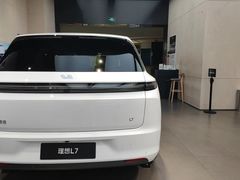 -理想汽车(世纪汇店)