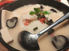 酸汤鱼-小大董·烤鸭(观景餐厅·南京西路店)