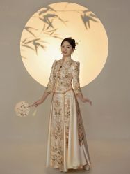 -樱花婚纱摄影