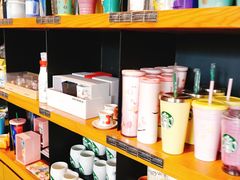 零售区-星巴克(洛阳中州路王府井店)