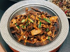 干锅青蒜鹿茸菌-云客来·花园餐厅(洛社店)
