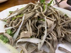 -溢心园香河肉饼总店