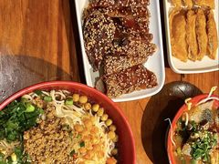 -爆炸头阿姨小四川正宗川味小吃(无任何分店)
