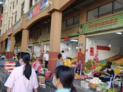 -三亚新鸿港水果一级批发市场
