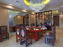 -皇马海口湾海景酒店(万绿园秀英港店)