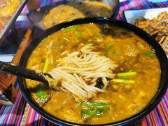 -香巴拉云南餐厅(华莱坞店)