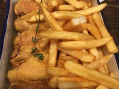 美式风味炸鸡翅配薯条-MIKAKU(万达广场上海宝山店)