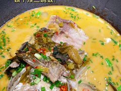 煎香酸菜半边鱼-渔悦潇湘·酸菜煮鱼(岳麓山店)
