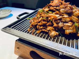 三人可能合适些「酥香嫩烤鸭」皮特别脆