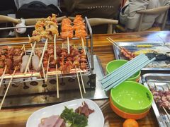 -哈尔滨小酒馆·鲜肉现穿自助烧烤(康新花园店)