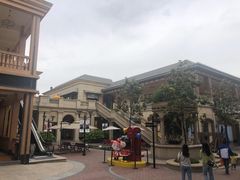 -王府井奥莱临潼小镇(临潼店)
