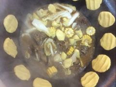 -三江鱼东北特色铁锅炖(骆驼店)