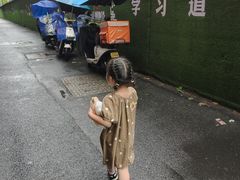 -童画美术教育连锁机构(滨江校区)