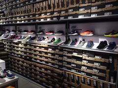 -SKECHERS 斯凯奇(上海国际时尚中心店)