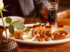 -1886德国汽车餐厅(外滩十六铺码头店)