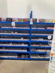 -逝水玩具折扣店