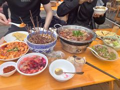 -大众跷脚牛肉馆·非遗传承单位(峨眉山店)