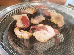 -围炉肉舍•炭烤活鳗•丹东海鲜烤肉(步行街店)