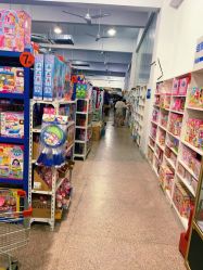 -逝水玩具折扣店
