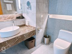 -上海虹桥西郊假日酒店