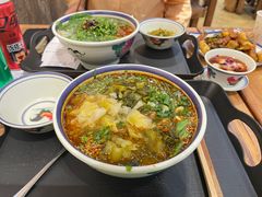 -云阿蛮云南生烫牛肉米线(奉贤路店)