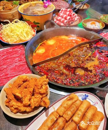 #鸳鸯锅 #辣鸳鸯锅 今天的风，都带着火锅的香气