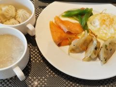 -筠咖啡西餐厅(上海国展宝龙丽筠酒店)