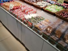 面包甜点陈列柜-新隆嘉超市(武昌街店)