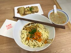-王拐拐热干面·武汉三鲜豆皮(徐家汇店)